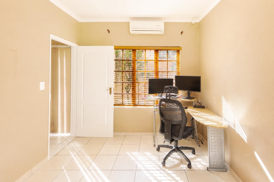 3 Bedroom Property for Sale in Safari Gardens North West